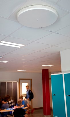 Idag bedrivs undervisningen i moderna lokaler där den nya ventilationen skapar en fräsch arbetsmiljö.